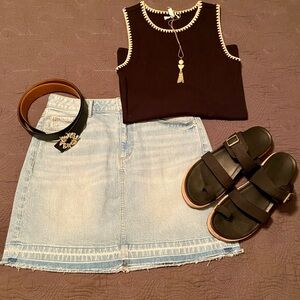 LOFT light wash Indigo denim skirt Sz 4